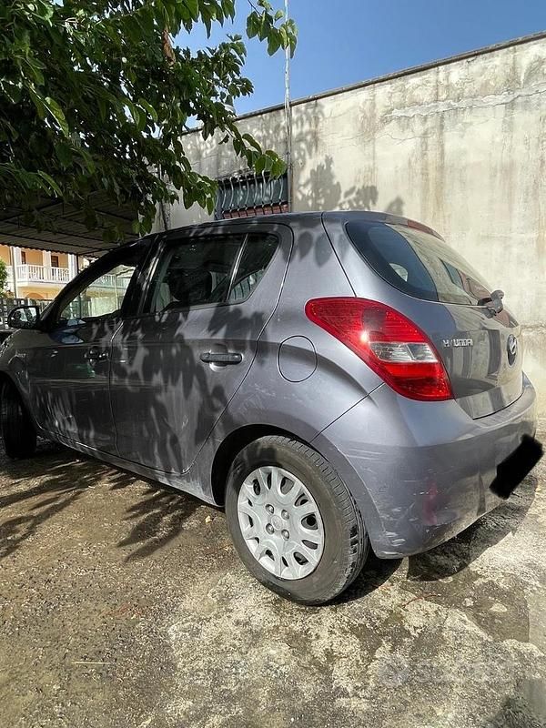 Usata Hyundai i20 78 CV (57 kW) 2009 Grigio Utilitaria