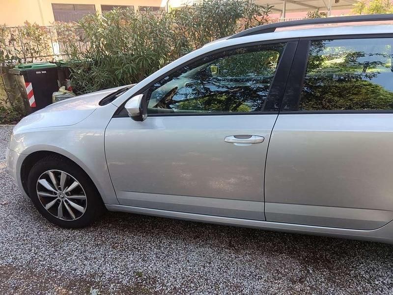Usata Skoda Octavia G-TEC Ambition 110 CV (80 kW) 2015 Argento Station wagon