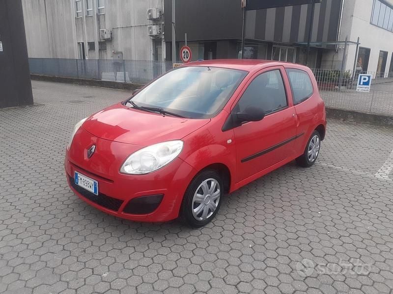 Usado Renault Twingo 58 CV (42 kW) 2006 Rojo Utilitario