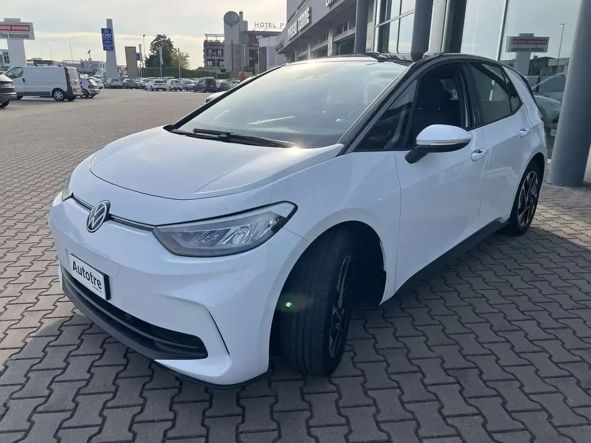 Usata VW ID.3 Pro Performance 150 kW (204 CV) 2023 Bianco Utilitaria