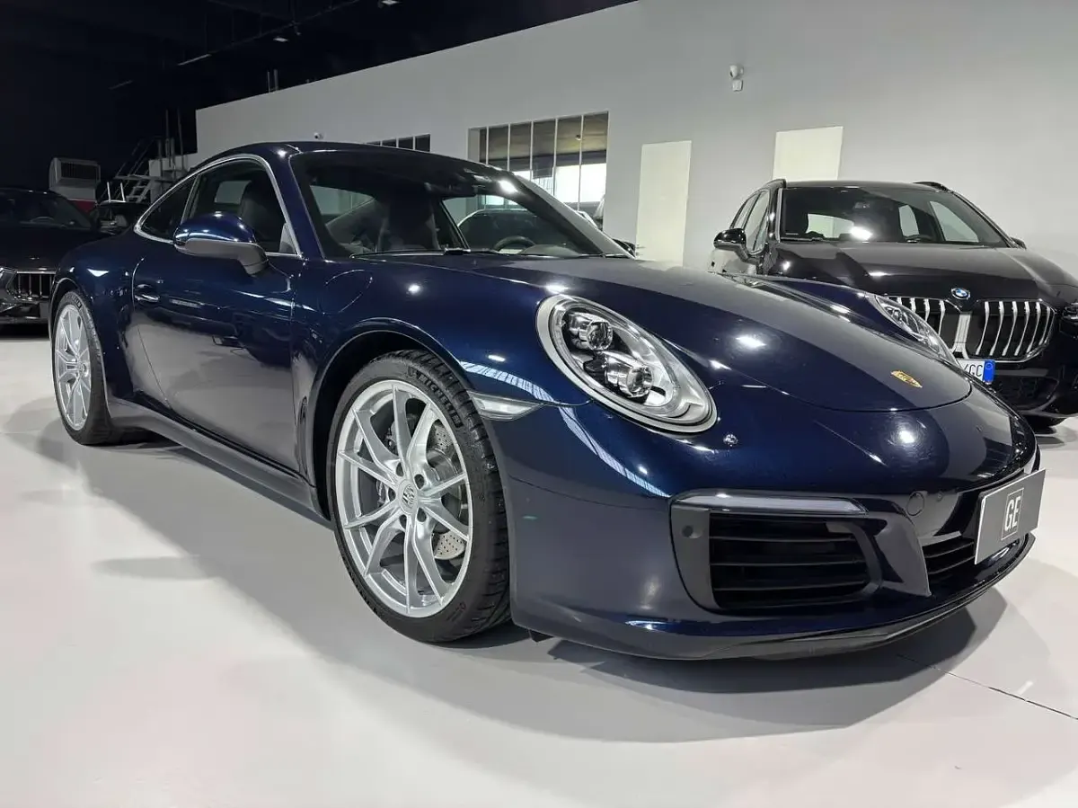 Usata Porsche 911 Carrera 370 CV (272 kW) 2018 Blu/azzurro Coupé