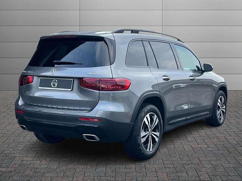 Nuova Mercedes GLB200 Advanced Plus 150 CV (110 kW) 2026 Mountain grau metallic SUV