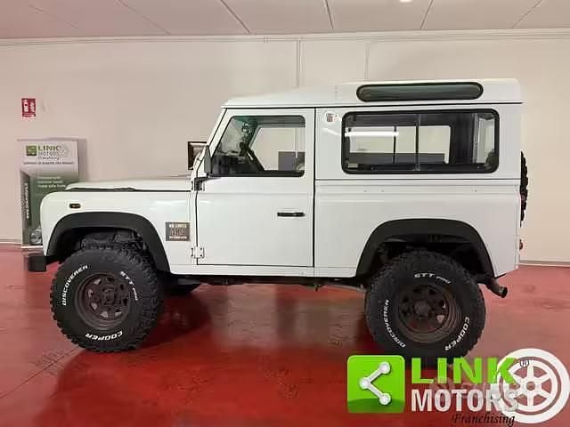 Usado Land Rover Defender S 122 CV (89 kW) 2000 Blanco Familiar