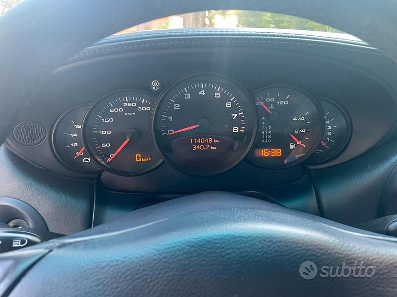 Usata Porsche 911 Carrera Cabriolet 2004 Grigio Cabrio