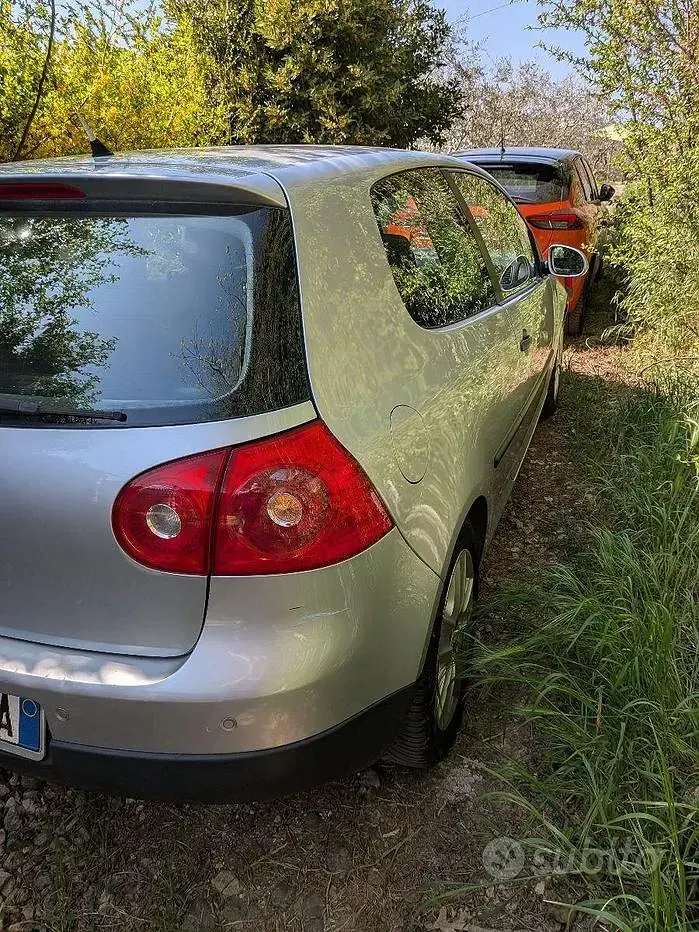 Usata VW Golf VI 102 CV (75 kW) 2008 Grigio Utilitaria