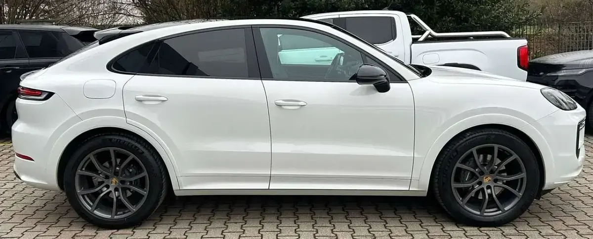 Usata Porsche Cayenne 354 CV (260 kW) 2023 Bianco SUV