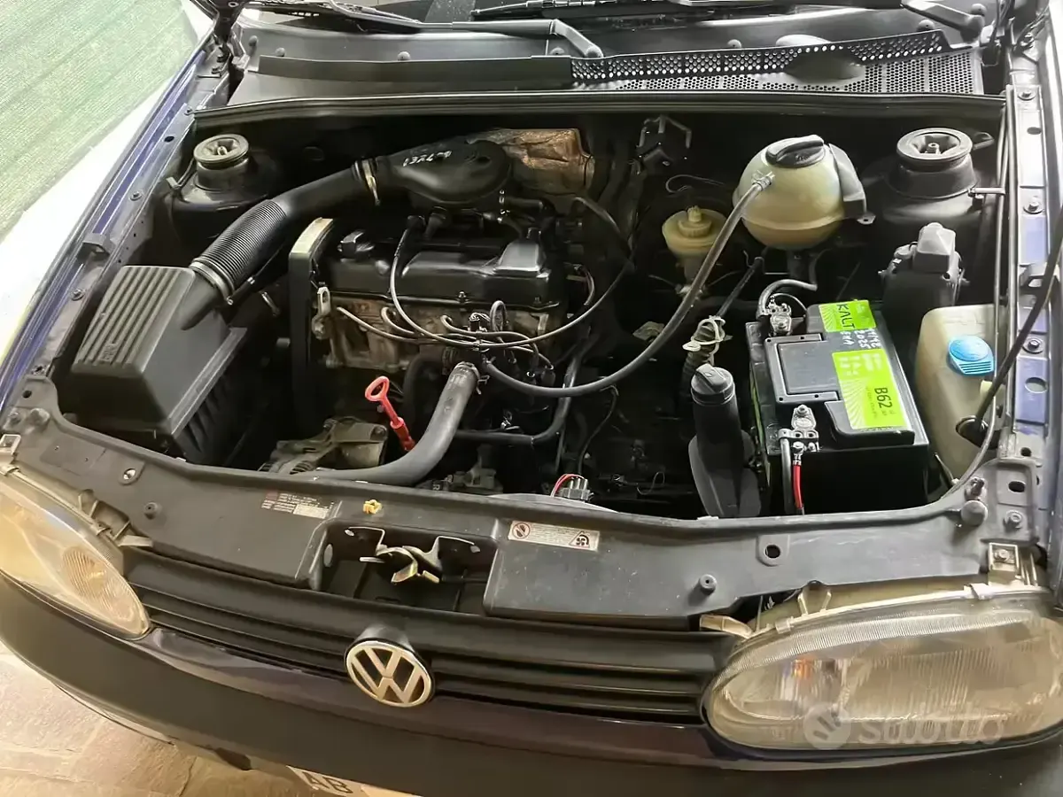 Usata VW Golf Cabriolet 75 CV (55 kW) 1994 Blu Cabrio