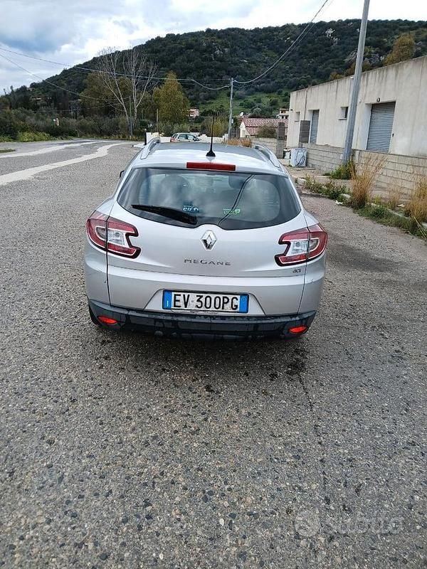 Usata Renault Mégane III 110 CV (80 kW) 2014 Grigio Station wagon