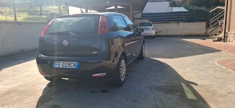Usata Fiat Punto Street 69 CV (50 kW) 2016 Nero Berlina