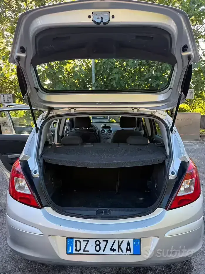 Usata Opel Corsa 75 CV (55 kW) 2009 Grigio Utilitaria