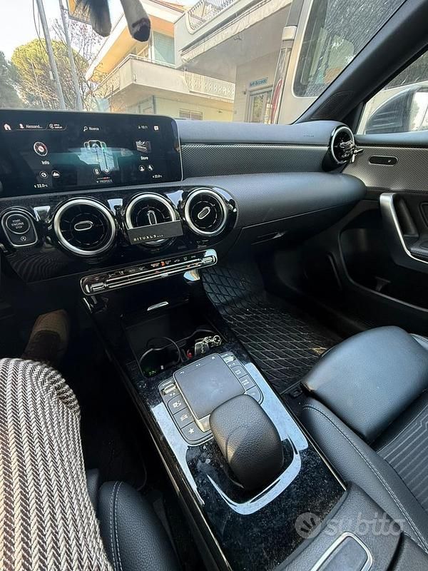 Usata Mercedes A180 Business 116 CV (85 kW) 2020 Grigio Berlina