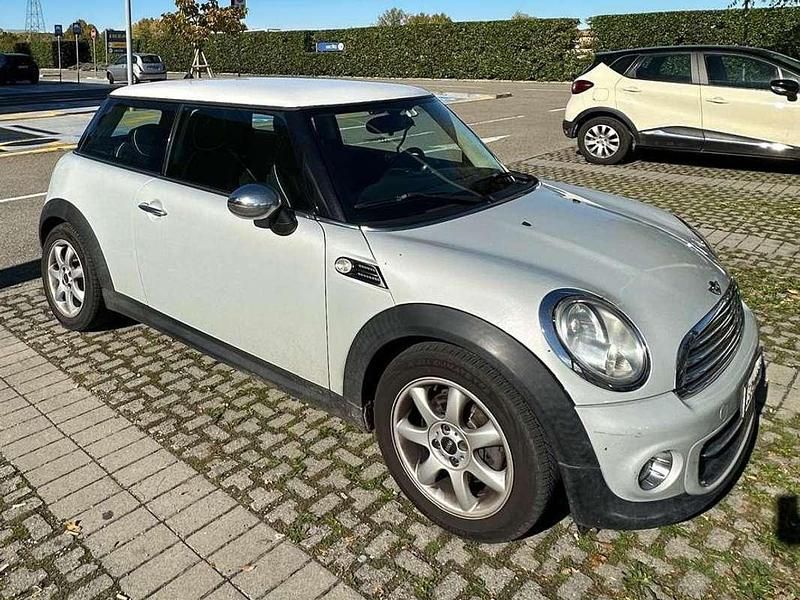 Argento Usata 2010 Mini Cooper Utilitaria | 6000 € (Cara) - Immagine 1/4