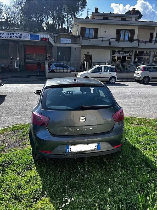 Usata Seat Ibiza Reference 75 CV (55 kW) 2012 Gray Berlina