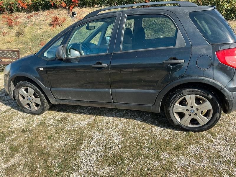 Nero Usata 2006 Fiat Sedici SUV | 2500 € (Ottimo prezzo) - Immagine 1/4