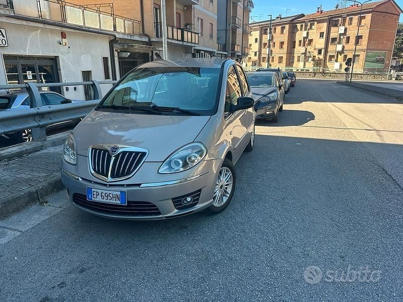 Usata Lancia Musa 2012 Marrone Monovolume