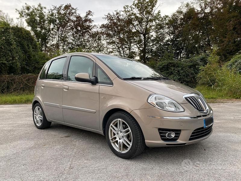 Usata 2010 Lancia Musa Monovolume | 4500 € (Buon prezzo) - Immagine 1/4
