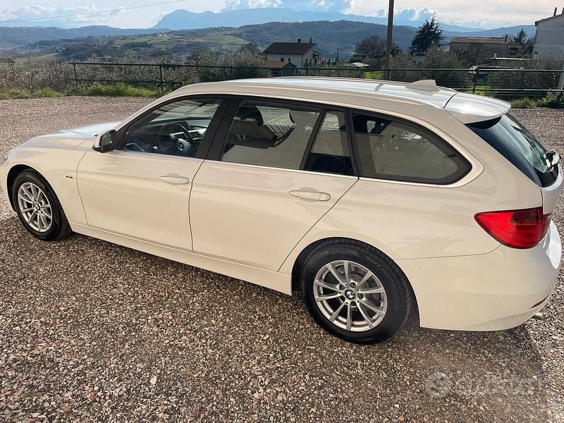 Usata BMW 318 143 CV (105 kW) 2014 Bianco Station wagon