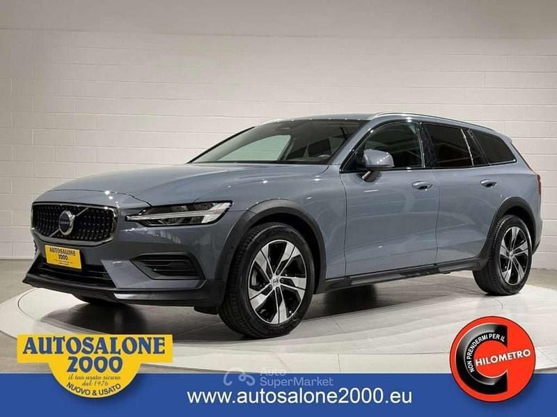 Usata Volvo V60 CC Core 197 CV (144 kW) 2023 Grigio Station wagon