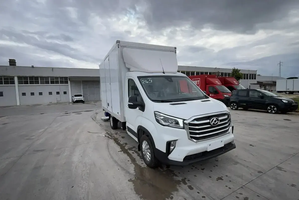 Nuova Maxus V90 150 CV (110 kW) 2025 Bianco Furgone