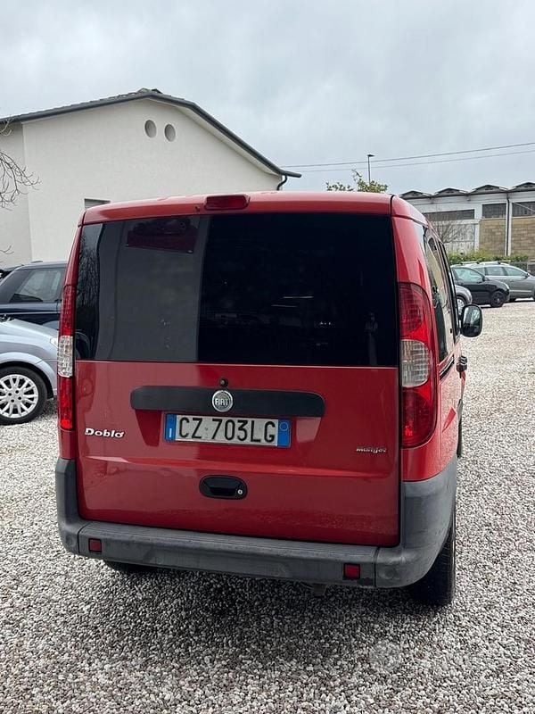 Usata Fiat Doblò Dynamic 84 CV (61 kW) 2006 Rosso Monovolume