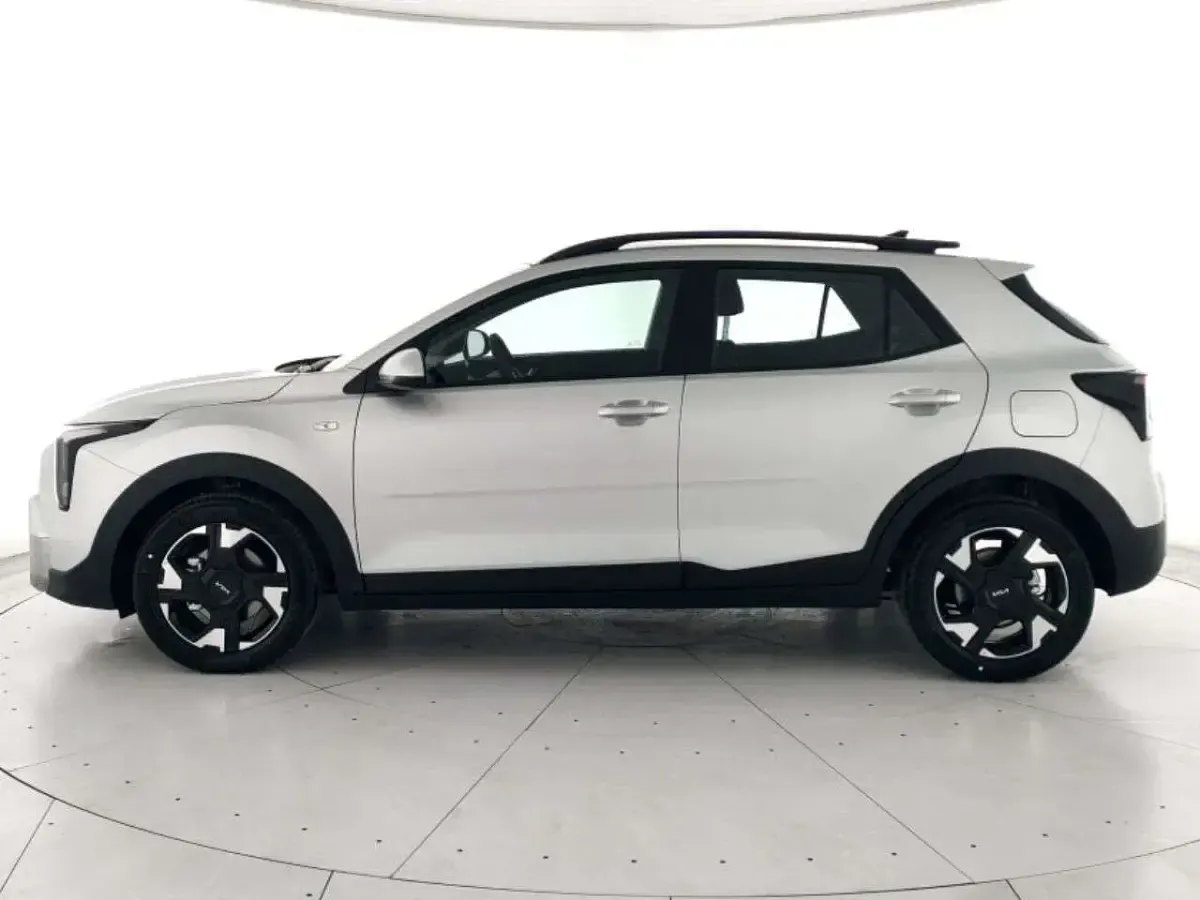 Nuova Kia Stonic Urban 101 CV (74 kW) 2026 Argento SUV
