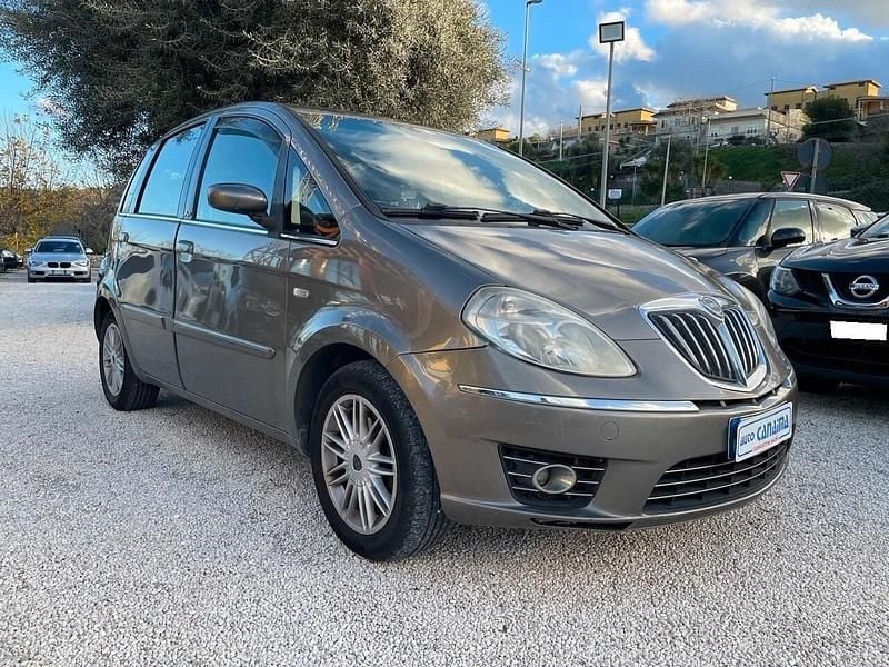 Usata Lancia Musa 89 CV (65 kW) 2008 Grigio Monovolume