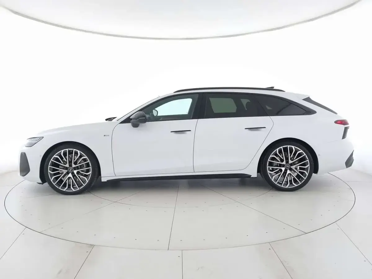Nuova Audi A6 S-Line 299 CV (219 kW) 2026 Bianco arkona Station wagon