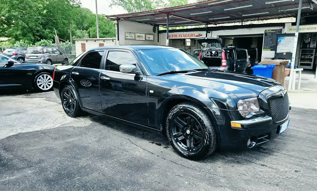 Usata Chrysler 300C 218 CV (160 kW) 2006 Nero Berlina