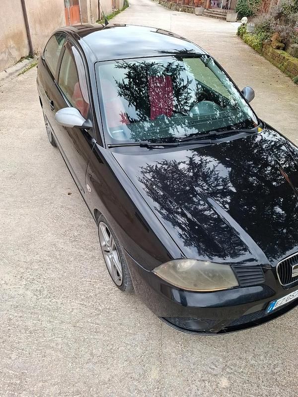Usata Seat Ibiza 105 CV (77 kW) 2008 Nero Monovolume