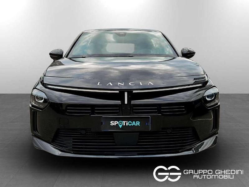 Usata Lancia Ypsilon 101 CV (74 kW) 2024 Vernice nero ardesia Utilitaria