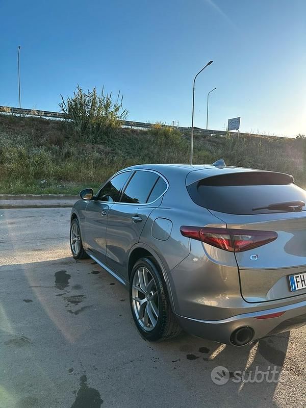 Usata Alfa Romeo Stelvio Veloce 280 CV (205 kW) 2017 Grigio SUV