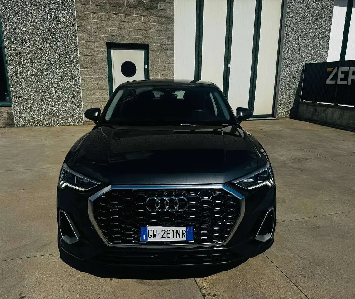 Usata Audi Q3 Sportback S-Line 150 CV (110 kW) 2024 Grigio SUV