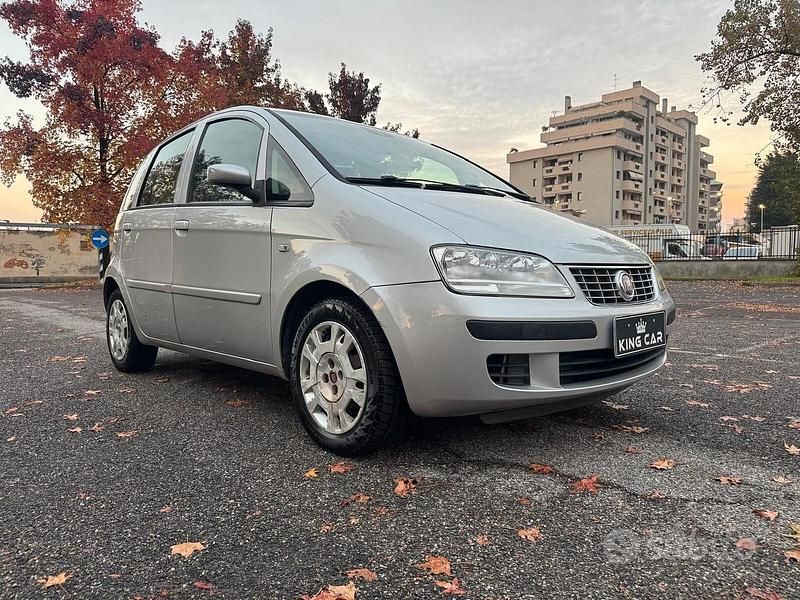Usata Fiat Idea 78 CV (57 kW) 2008 Grigio Monovolume