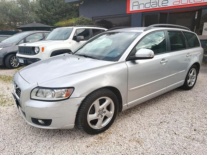 Usata Volvo V50 114 CV (83 kW) 2012 Argento Station wagon
