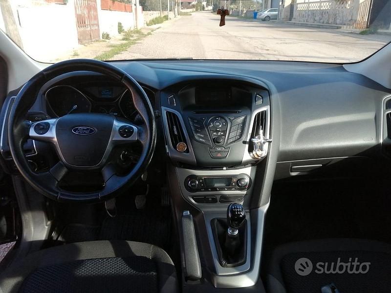 Usata Ford Focus 115 CV (84 kW) 2014 Nero Berlina