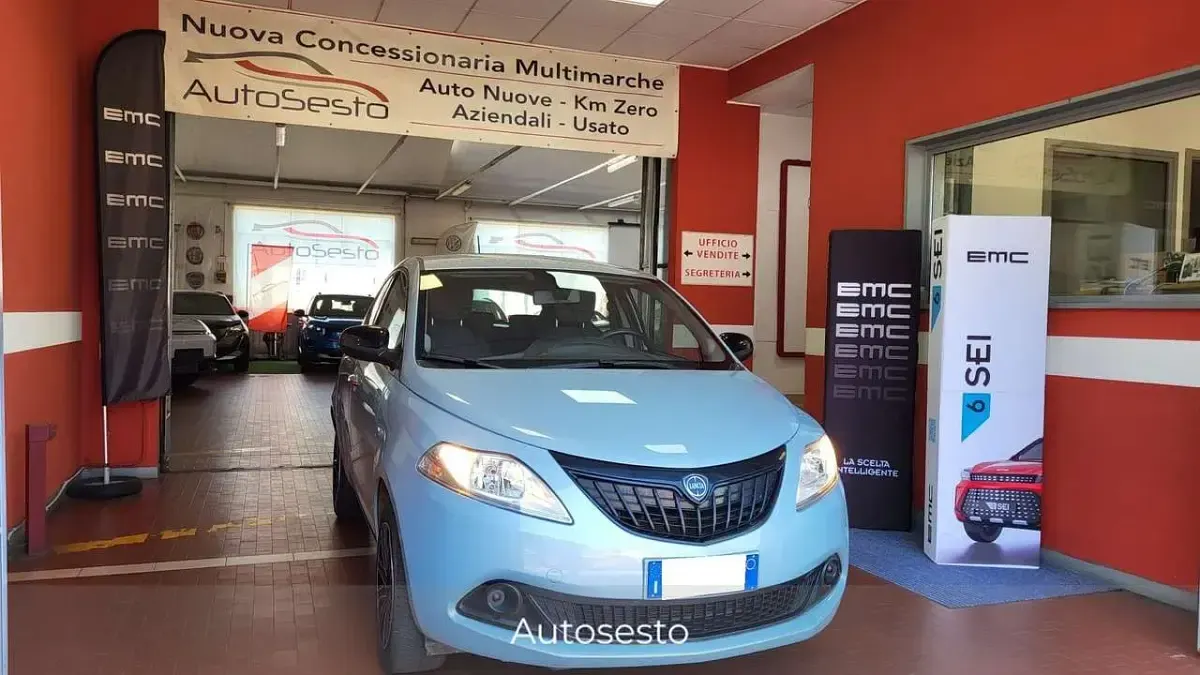 Usata Lancia Ypsilon Silver 69 CV (50 kW) 2024 Verde Utilitaria