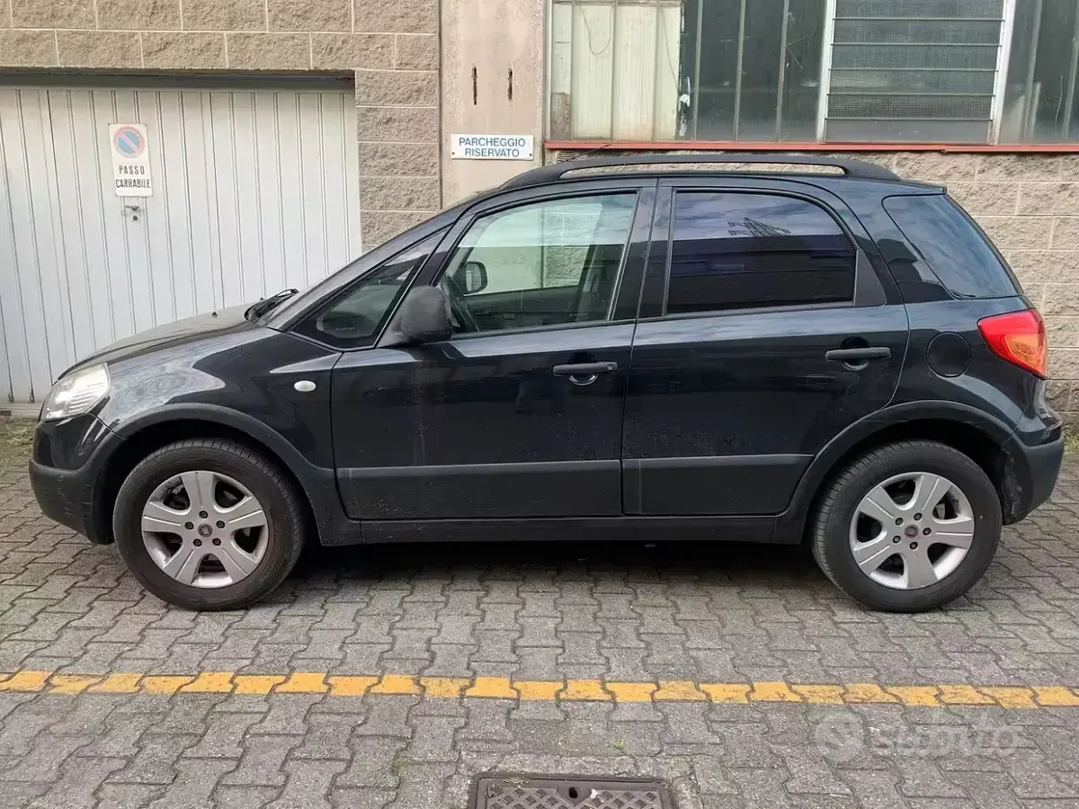 Usata Fiat Sedici 107 CV (78 kW) 2008 Nero SUV