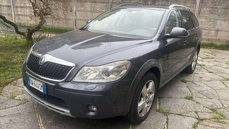 Usata Skoda Octavia Scout 4x4 160 CV (117 kW) 2009 Grigio Station wagon
