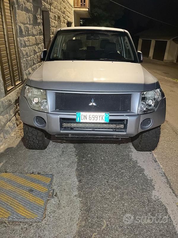 Usata Mitsubishi Pajero 160 CV (117 kW) 2008 Grigio SUV
