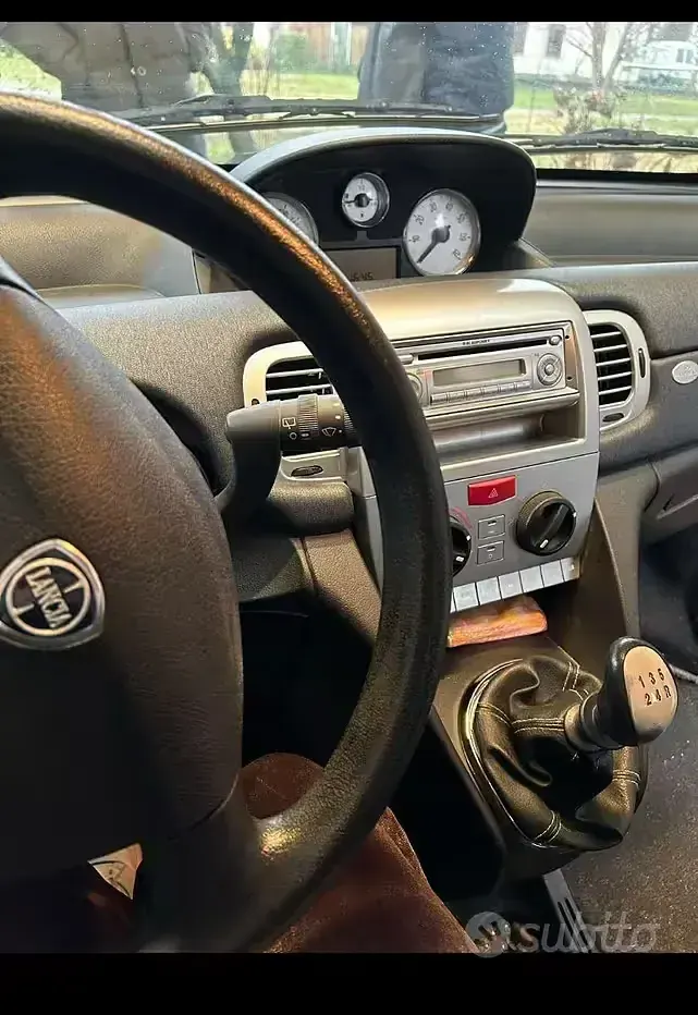 Usata Lancia Ypsilon 60 CV (44 kW) 2010 Grigio Utilitaria