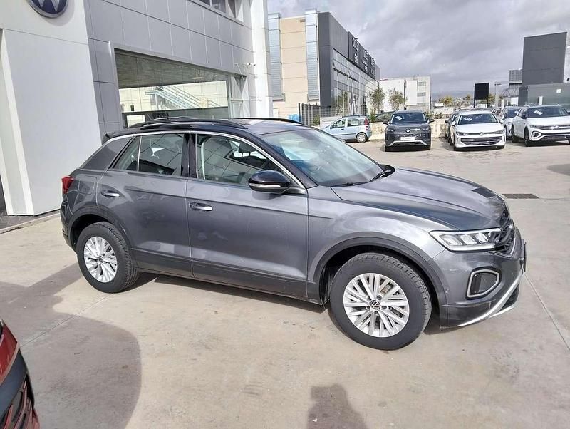 Usata VW T-Roc Life 110 CV (80 kW) 2022 Idium grey SUV