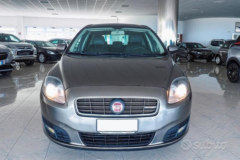 Usata Fiat Croma 150 CV (110 kW) 2008 Grigio Station wagon