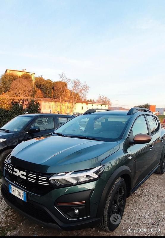 Usata Dacia Sandero Stepway 110 CV (80 kW) 2024 Verde SUV