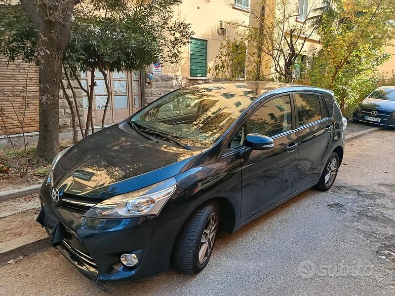 Usata Toyota Verso 132 CV (97 kW) 2016 Monovolume