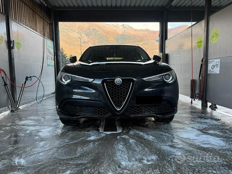 Usata Alfa Romeo Stelvio 190 CV (139 kW) 2019 Nero SUV