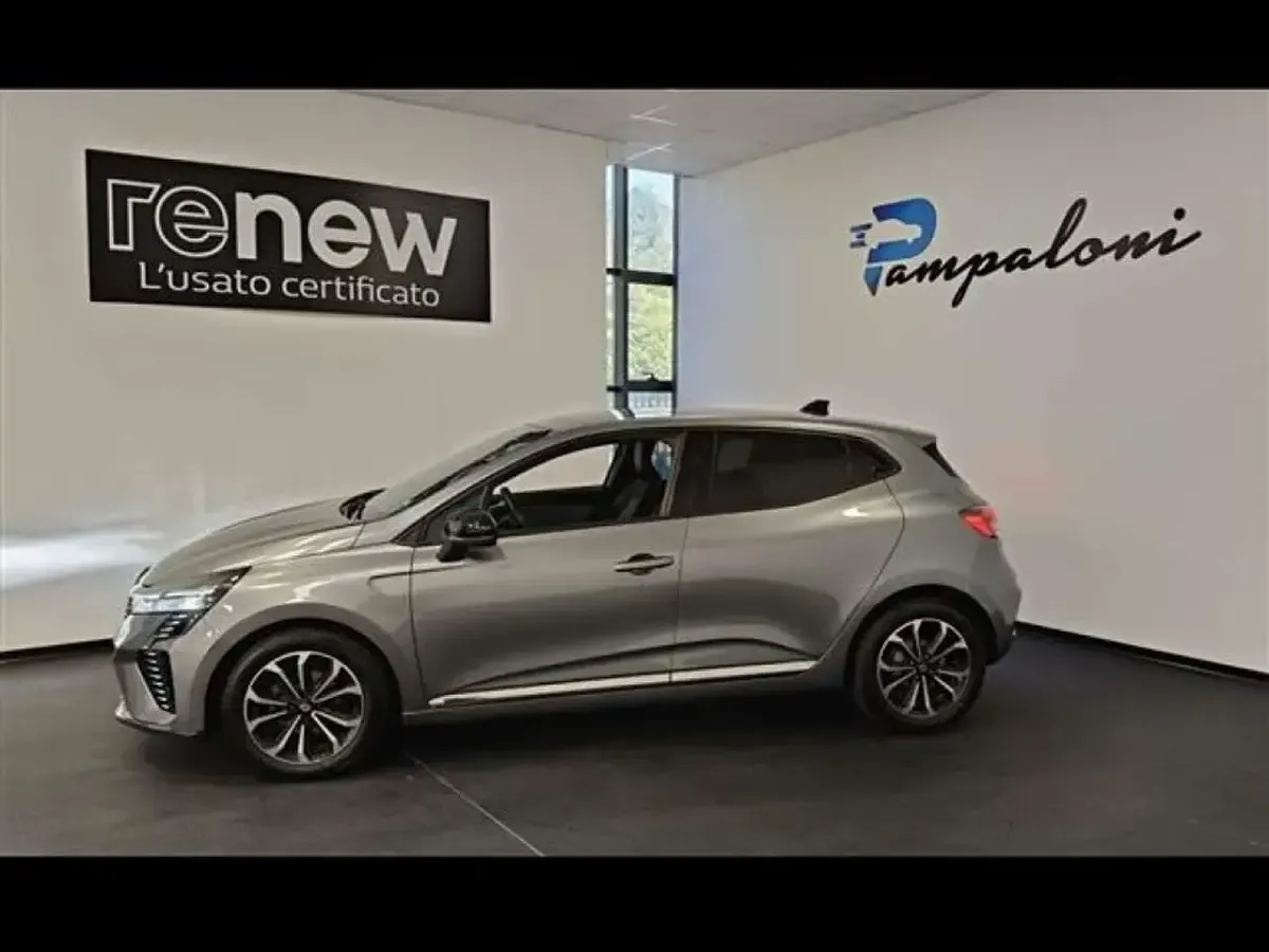 Usata Renault Clio Techno 91 CV (66 kW) 2025 Grigio scuro Utilitaria