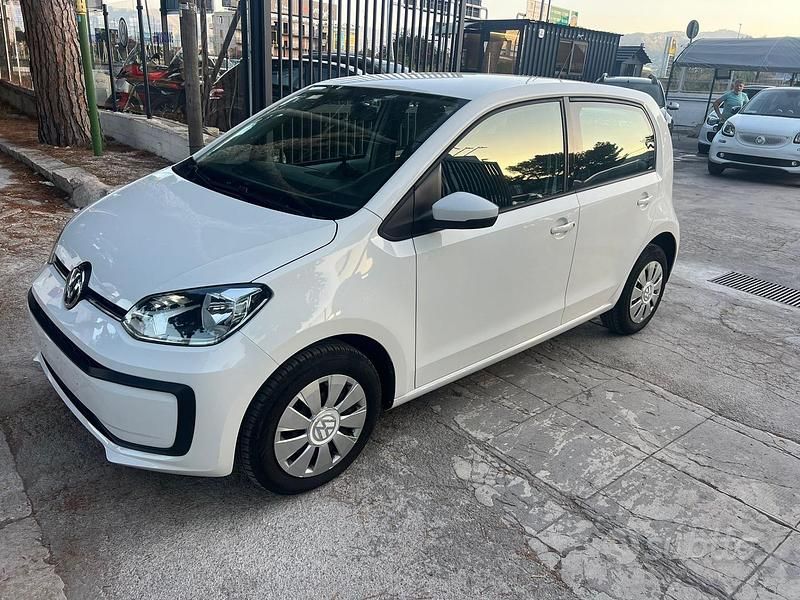 Usata VW up! Move 60 CV (44 kW) 2017 Bianco Utilitaria