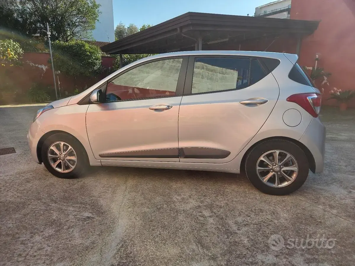 Usata Hyundai i10 69 CV (50 kW) 2014 Grigio Utilitaria