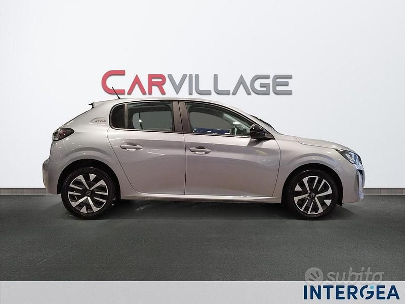 Nouvelle Peugeot 208 Style 110 ch (80 kW) 2025 Blanc Citadine