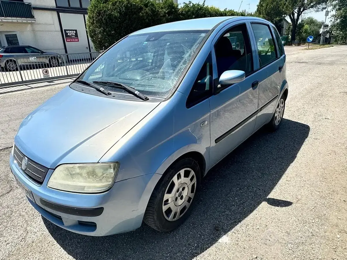 Usata Fiat Idea Dynamic 95 CV (69 kW) 2006 Bluazzurro Monovolume